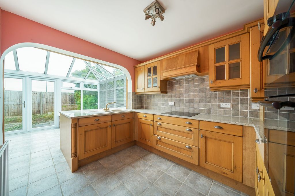 Property photo 2 of 10 Kitchen / Dining Area