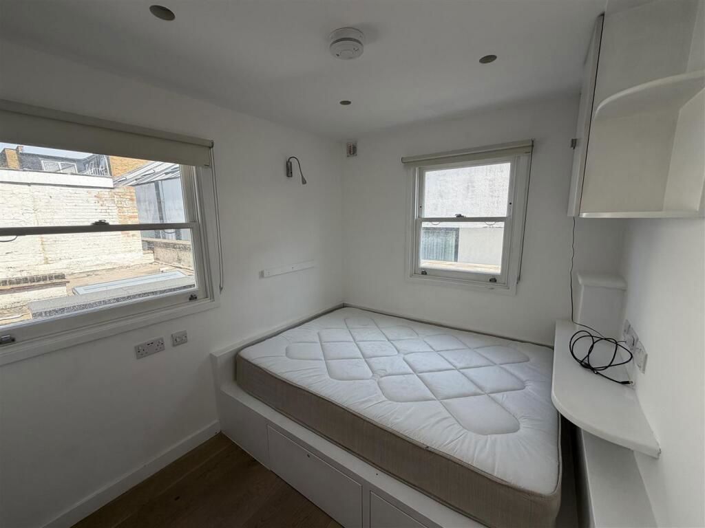 Property photo 3 of 5