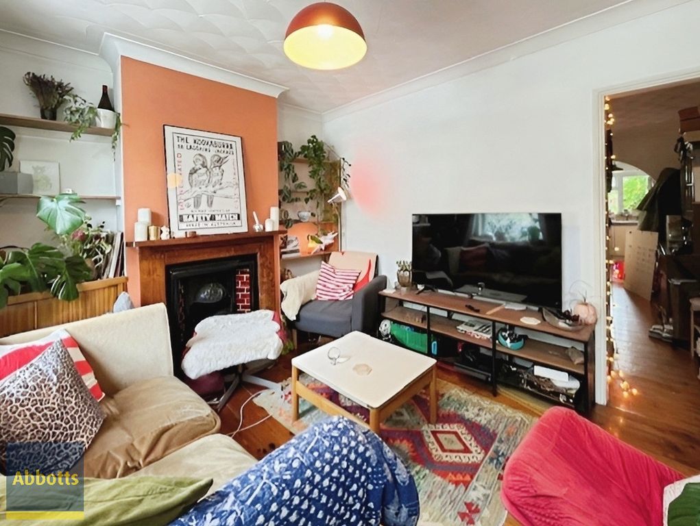 Property photo 2 of 7 Living