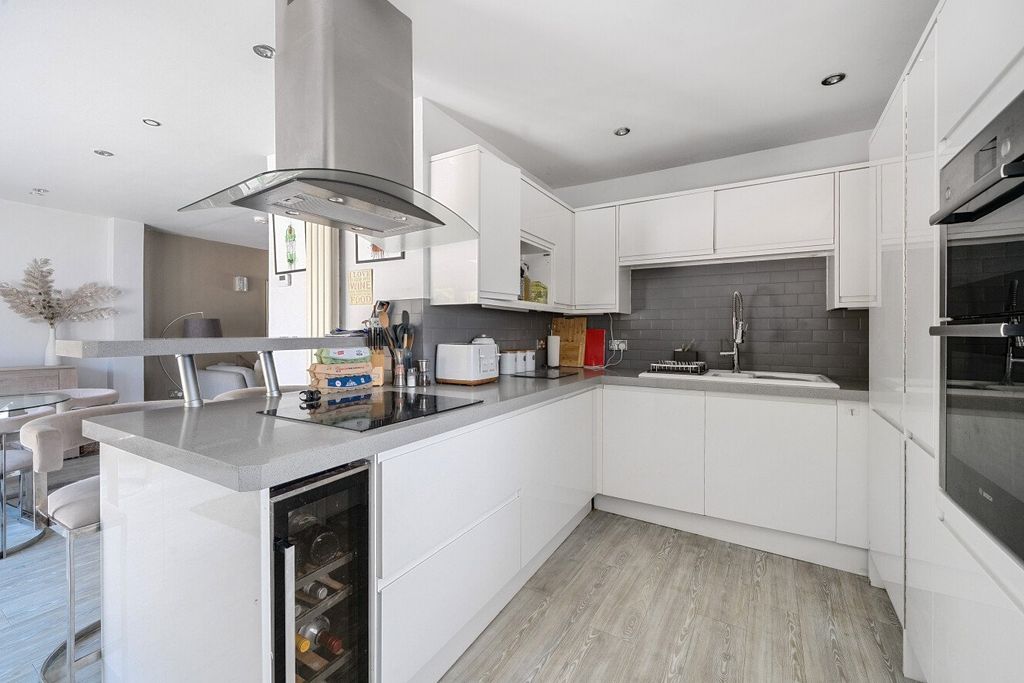 Property photo 2 of 16 Picture No. 03