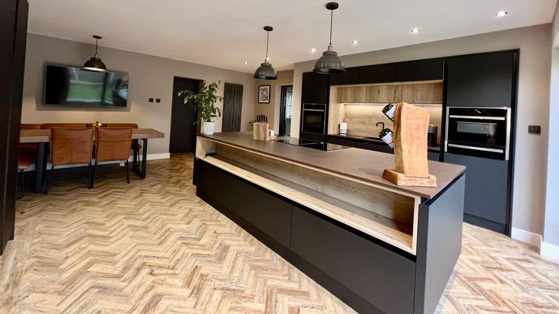 Property photo 2 of 36 Photo 29