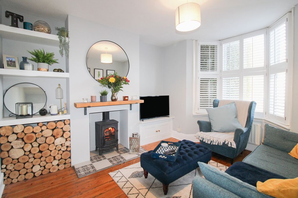 Property photo 2 of 13