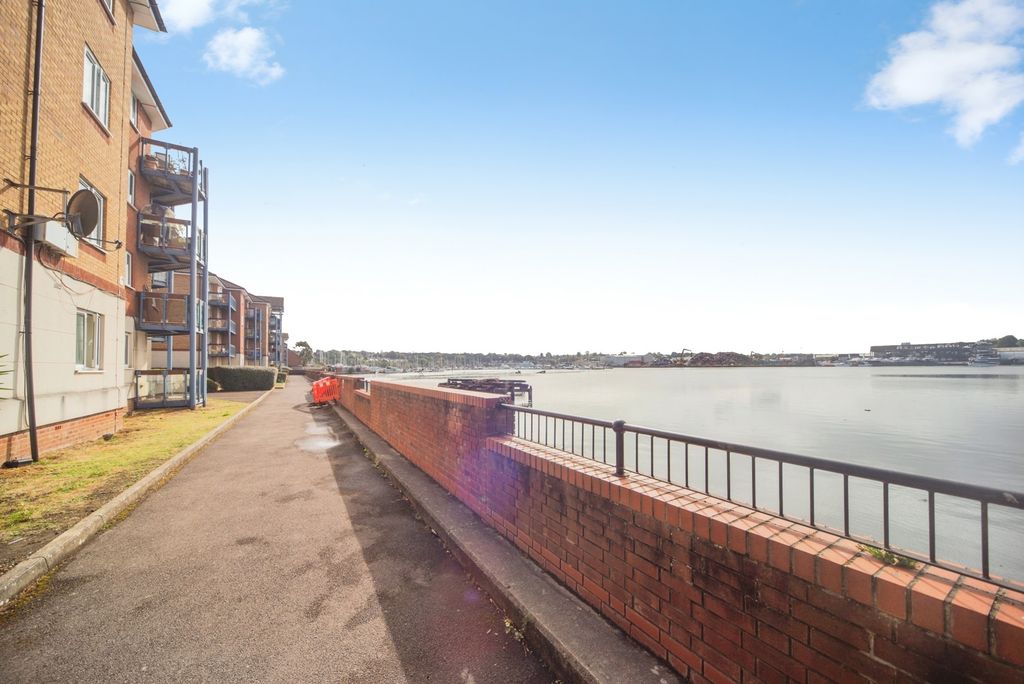 Property photo 2 of 17 Pbox-Img.Jpg