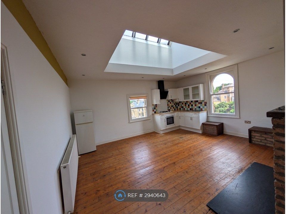 Property photo 2 of 8
