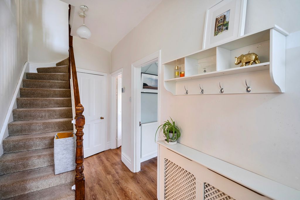 Property photo 3 of 29