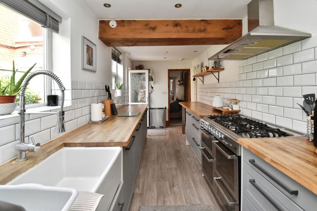 Property photo 3 of 13 Kitchen Breakfast Room