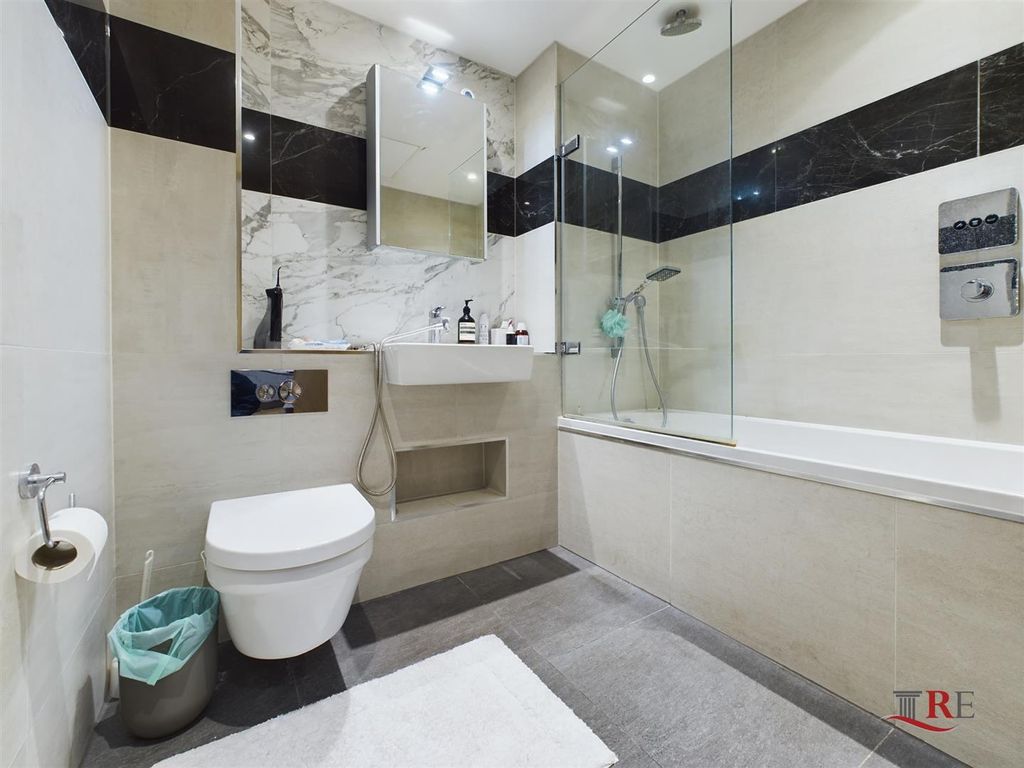 Property photo 3 of 12 Cam02489G0-Pr0050-Still004.Jpg