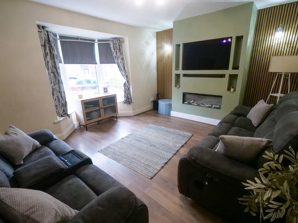 Property photo 2 of 17 Living Room