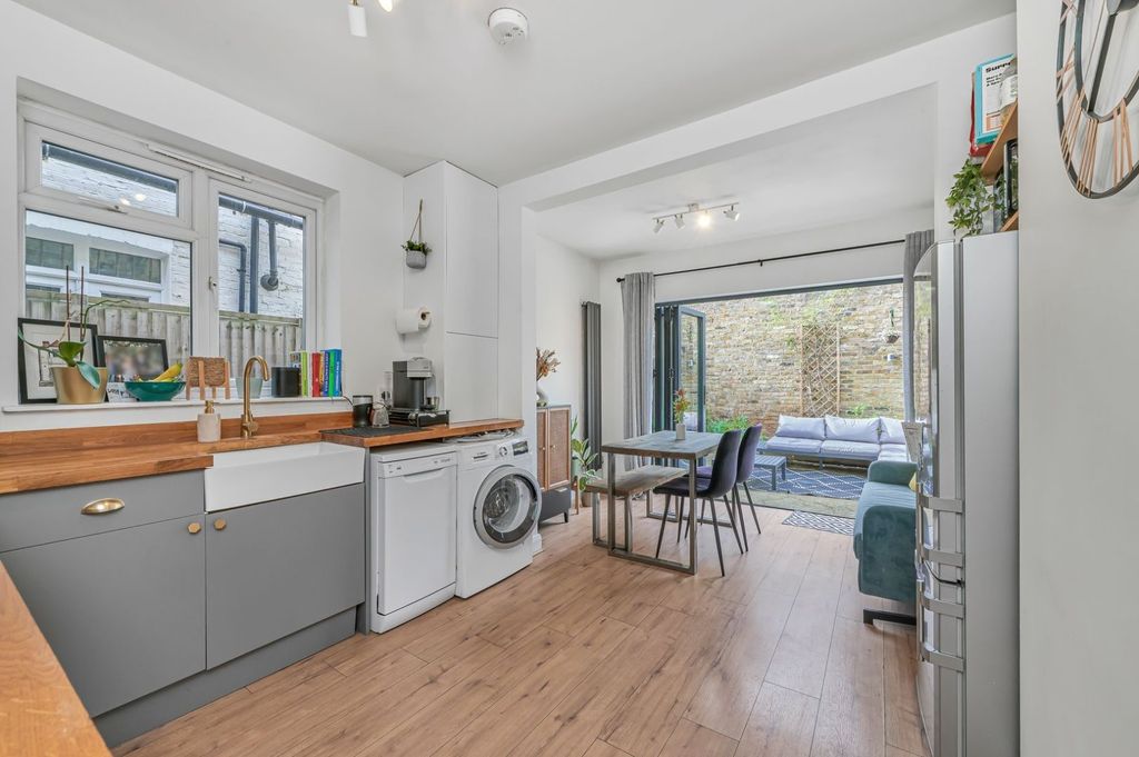 Property photo 2 of 9 Picture No. 05