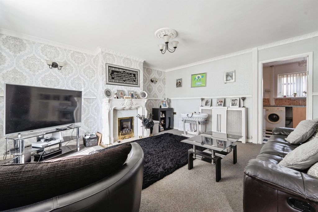 Property photo 2 of 17