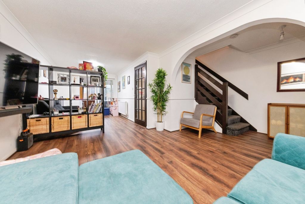 Property photo 2 of 21 Pbox-Img.Jpg