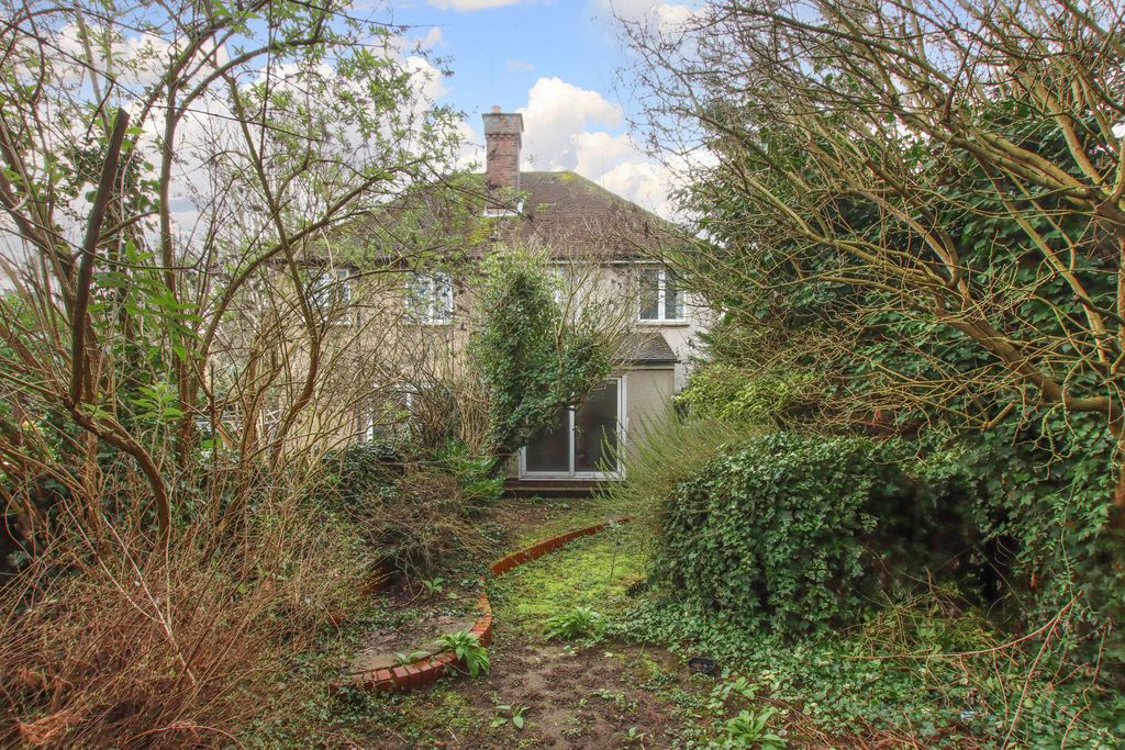 Property photo 3 of 17 Photo 4