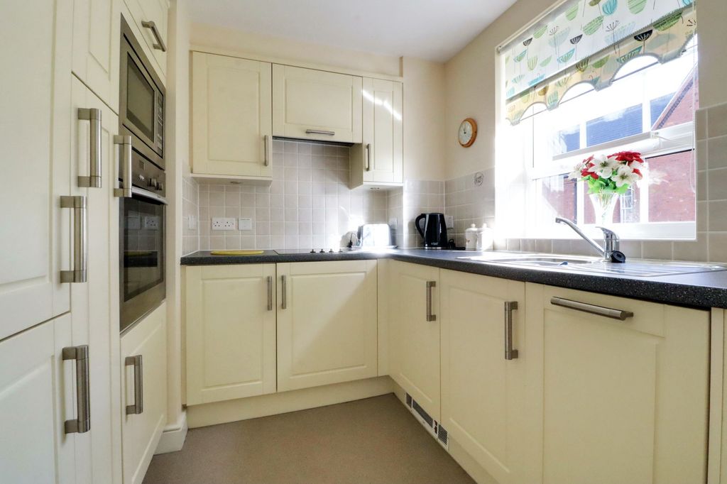 Property photo 2 of 10