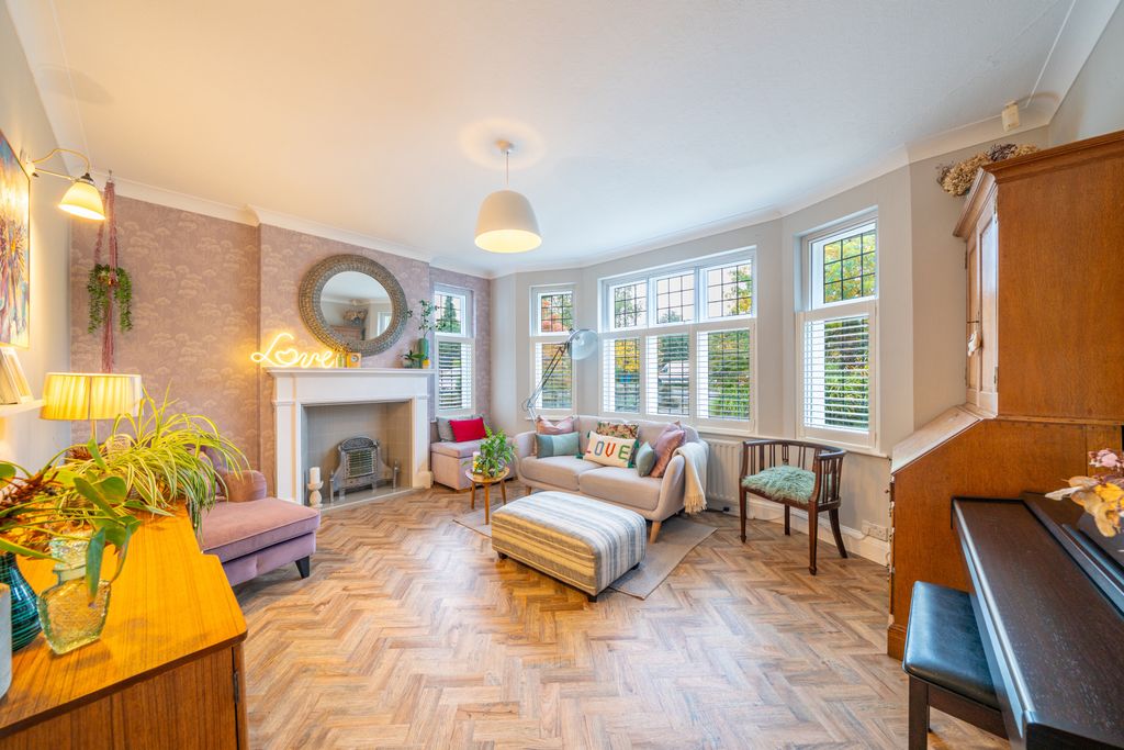 Property photo 2 of 30