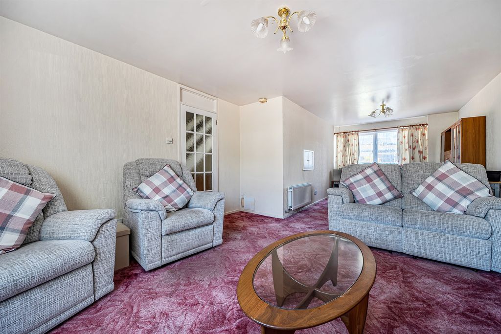 Property photo 3 of 11