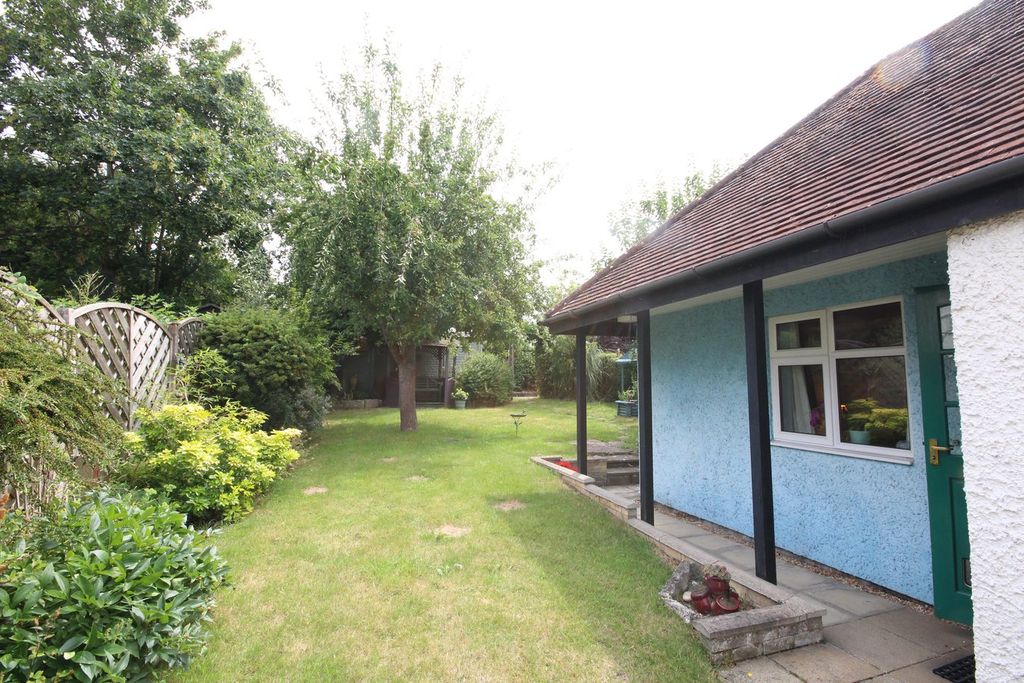 Property photo 2 of 20