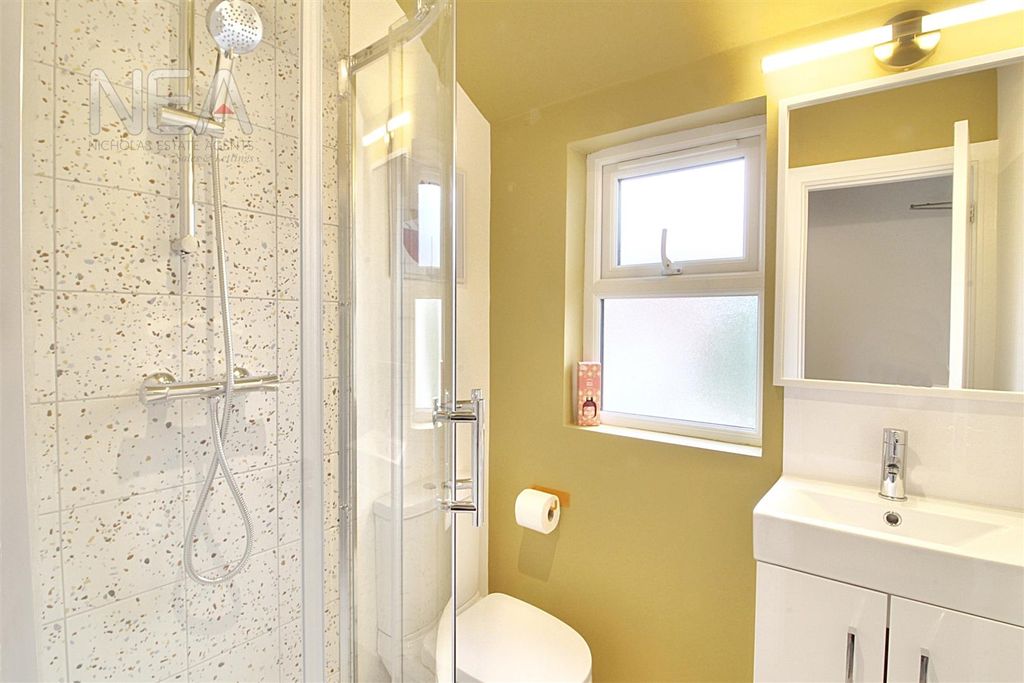 Property photo 3 of 15 Room Three En-Suite