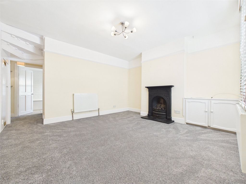 Property photo 2 of 11 Picture No. 35