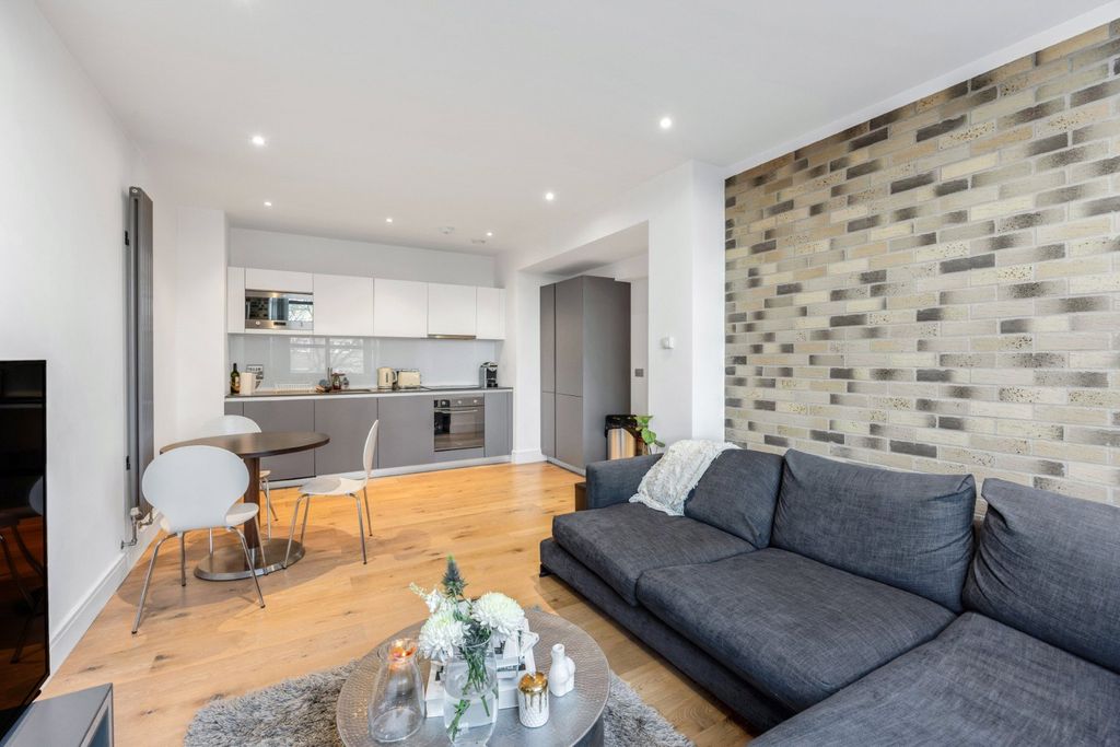 Property photo 3 of 13 Picture No. 44