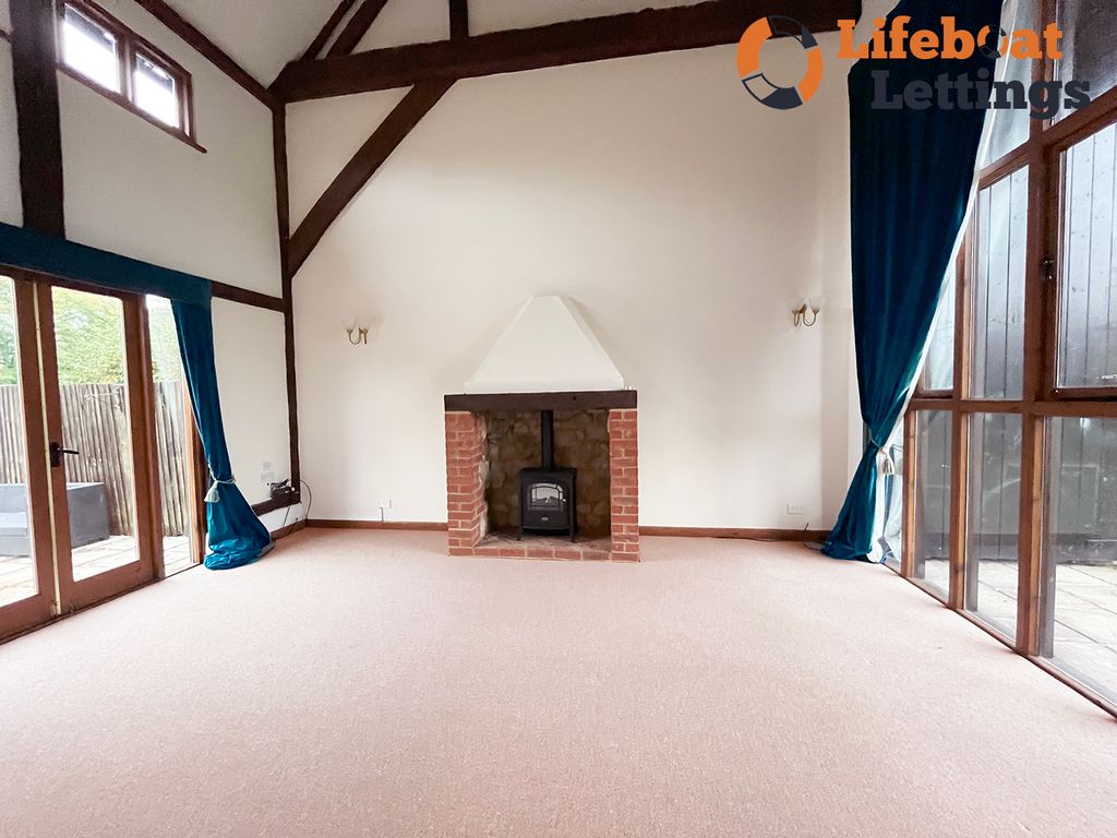 Property photo 3 of 16 Lounge A