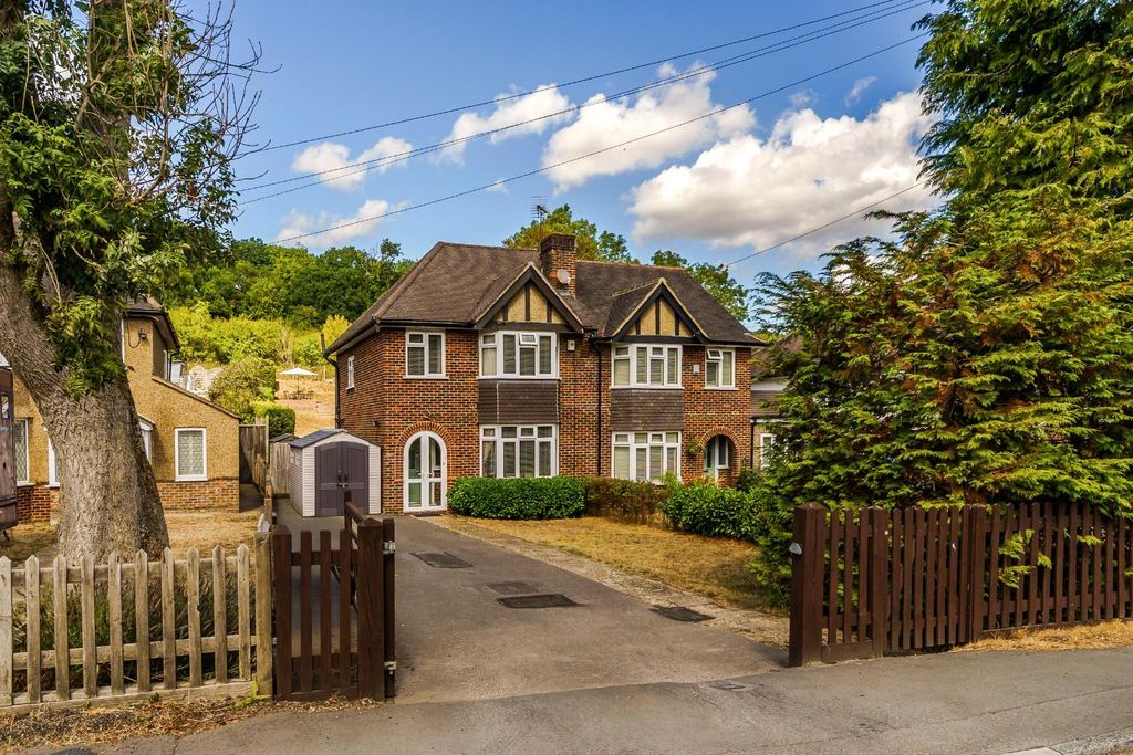 Property photo 1 of 14 Chipstead Lane
