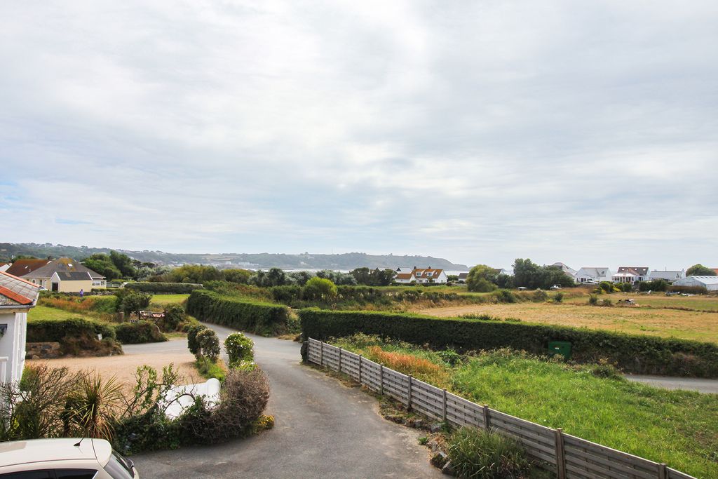 Property photo 2 of 19 Photo 1