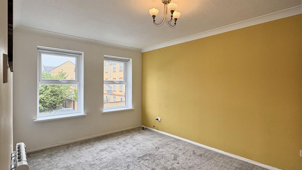 Property photo 3 of 9 Aaron Hill, E6 For Sale By Barrain London Estate A