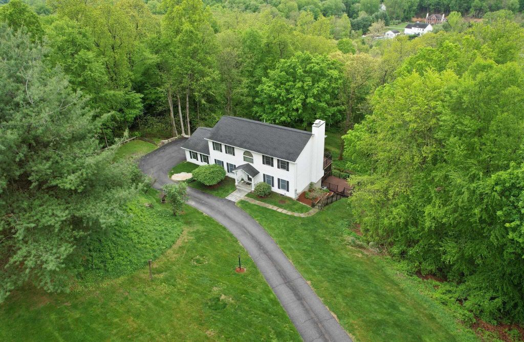 Property photo 1 of 31
