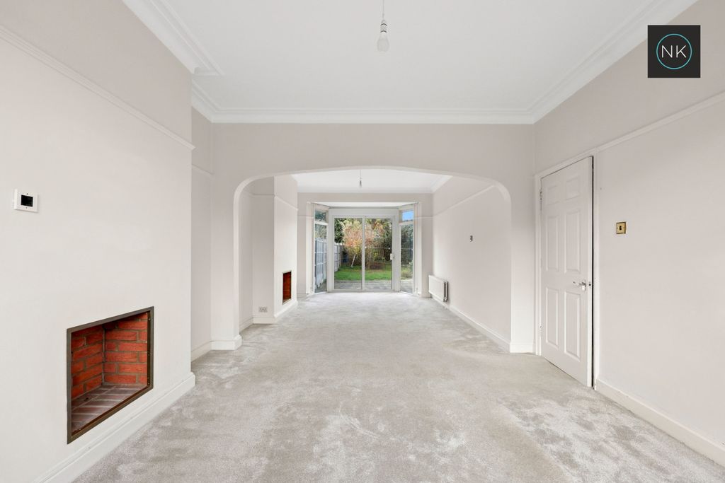 Property photo 2 of 32 4692934