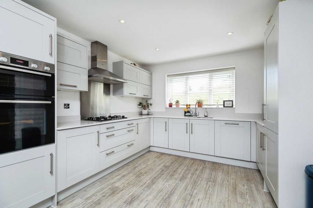 Property photo 3 of 17 Pbox-Img.Jpg