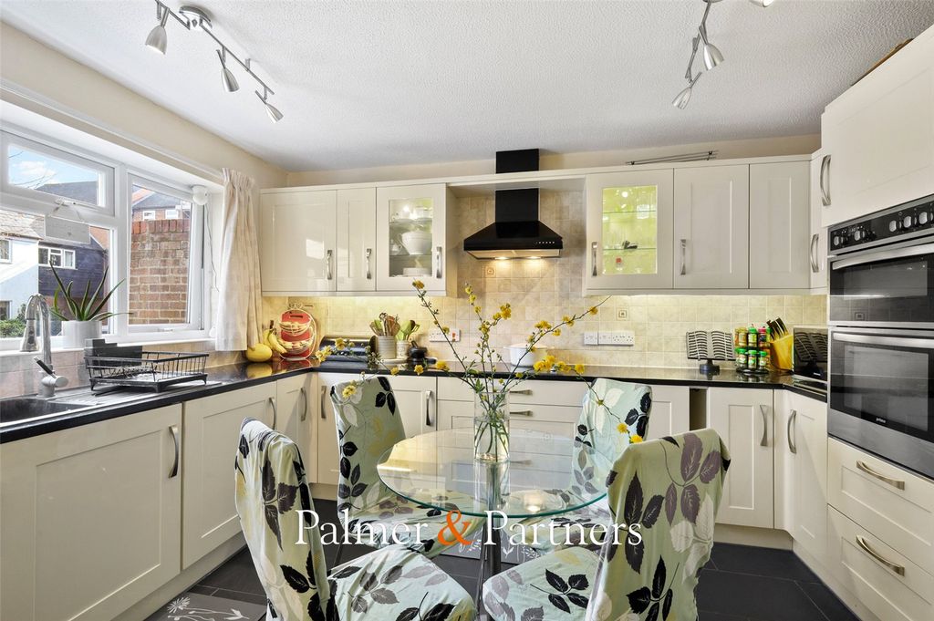 Property photo 1 of 22 Picture No. 01