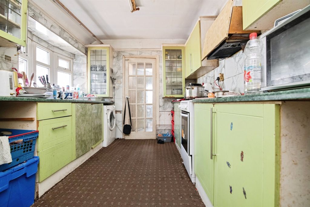 Property photo 3 of 17