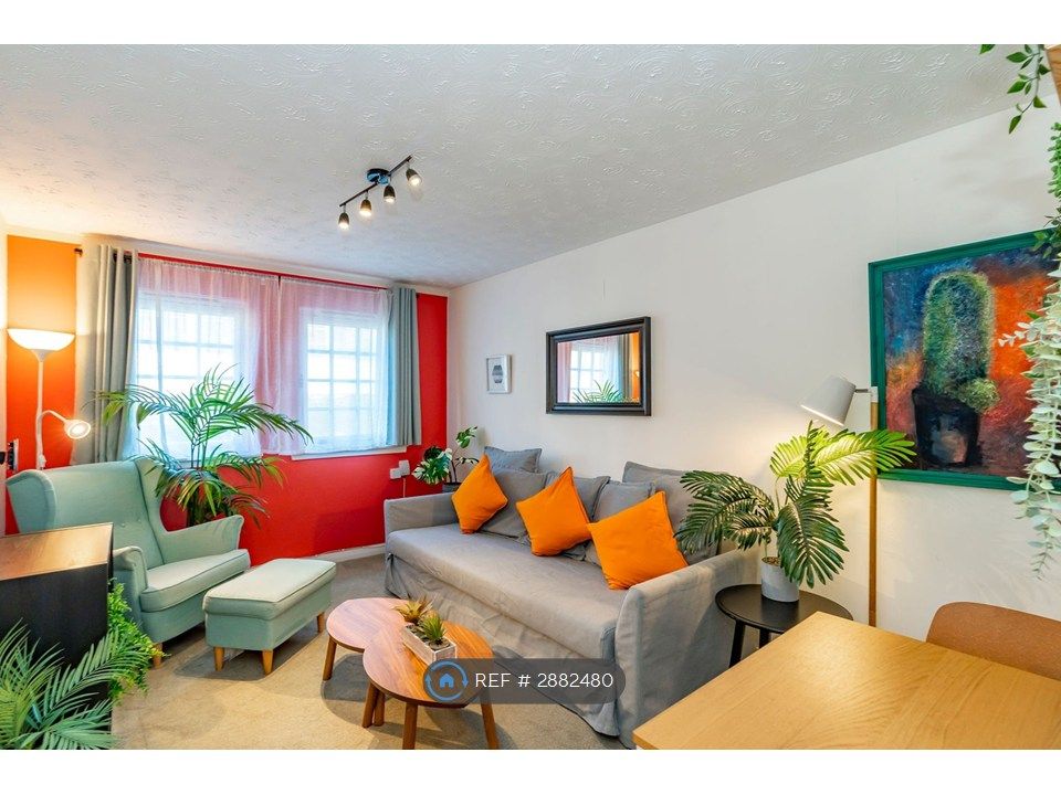 Property photo 1 of 31 Living Room