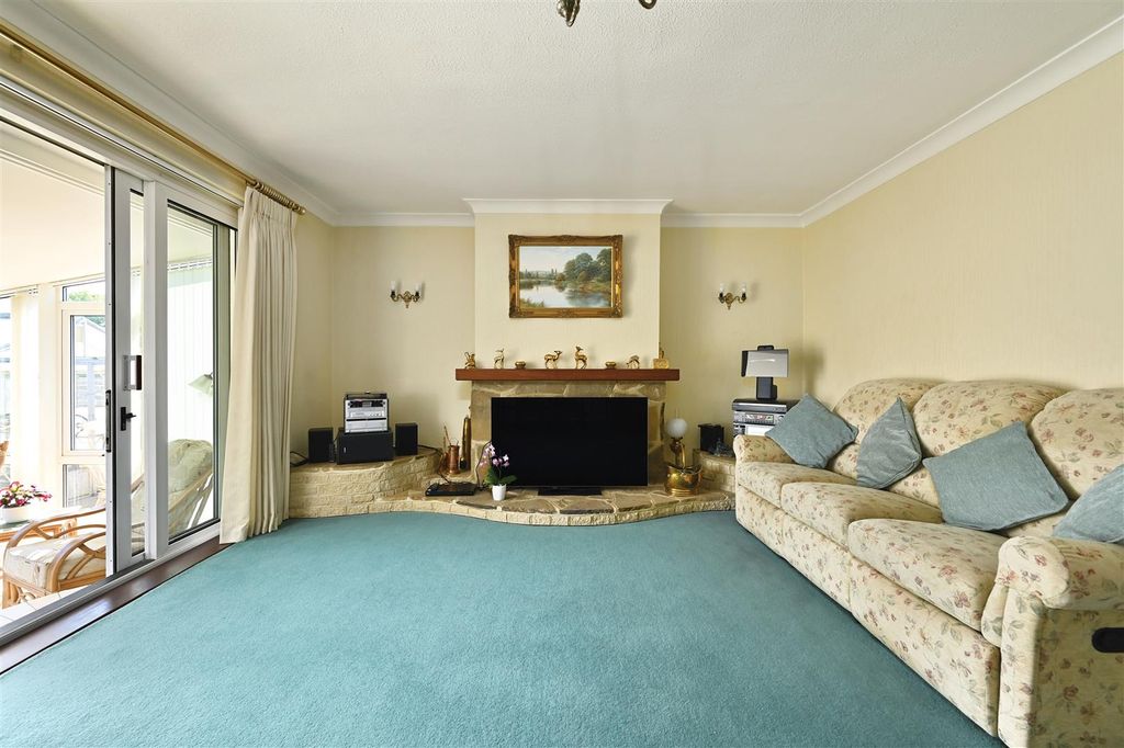 Property photo 3 of 23 38 Winston Drive-Tn393Rp (9).Jpg