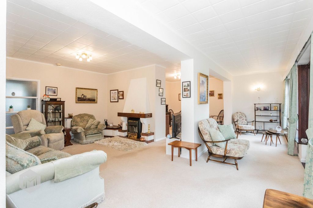Property photo 2 of 37