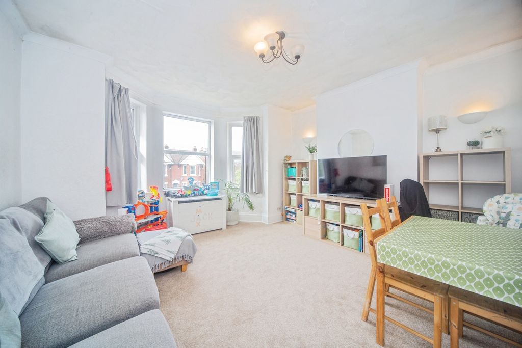 Property photo 3 of 15 Pbox-Img.Jpg