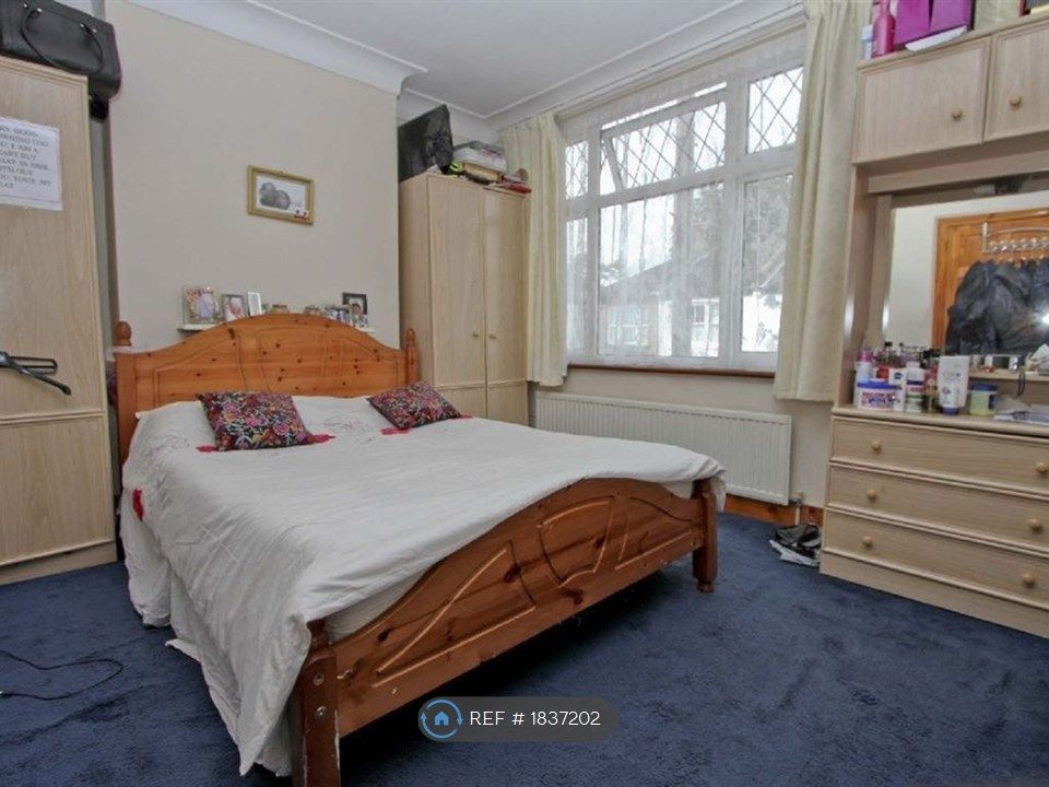 Property photo 3 of 9 Master Bedroom