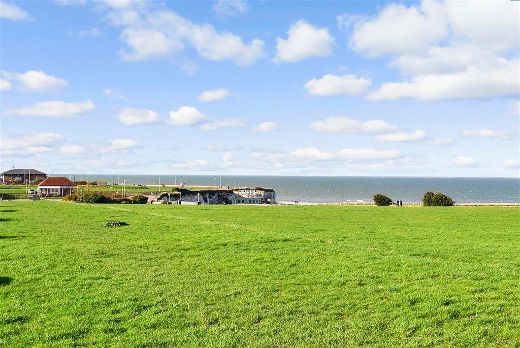 Property photo 3 of 14 Surrounding Area