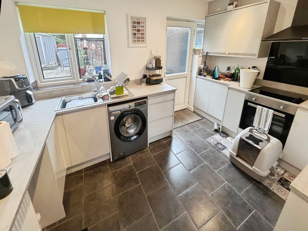 Property photo 1 of 12 Kitchen