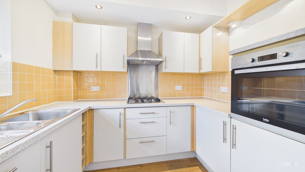 Property photo 2 of 16 2844104
