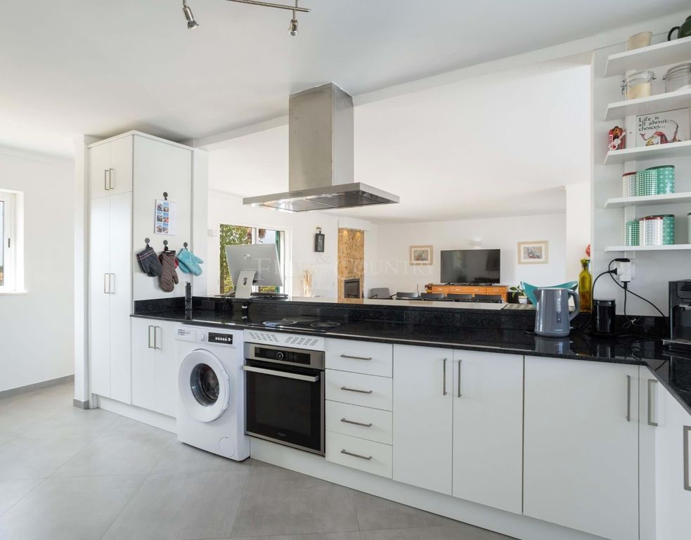 Property photo 3 of 30