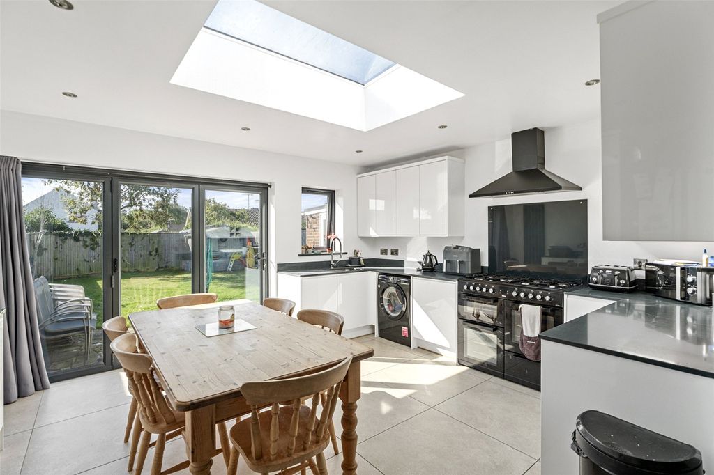 Property photo 3 of 12 Picture No. 02