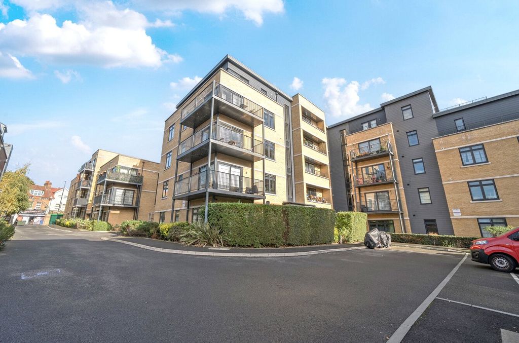 Property photo 1 of 8 1356832-1-6900955...