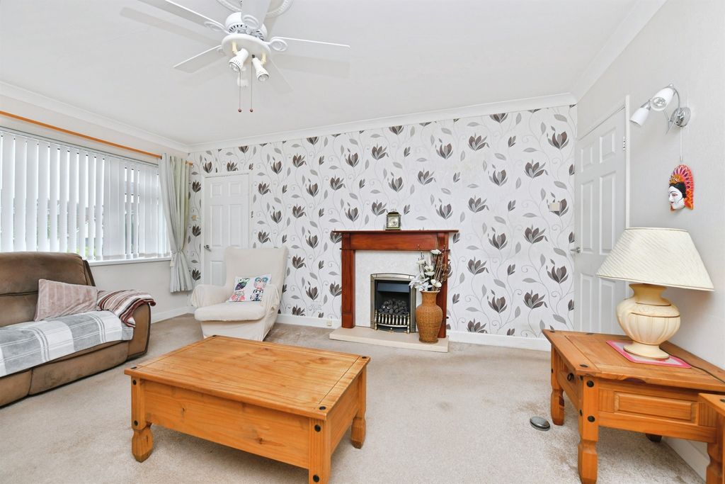 Property photo 3 of 19