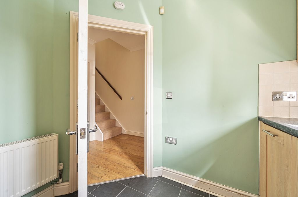Property photo 3 of 15 1309207-3-6846F2A...