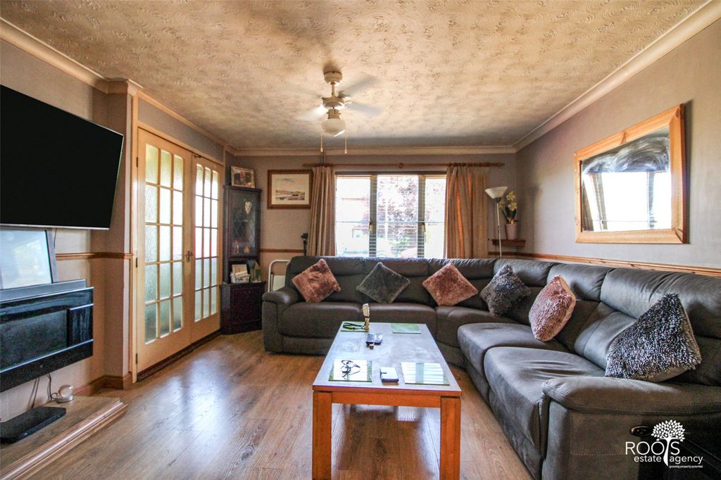 Property photo 3 of 12 Picture No. 04