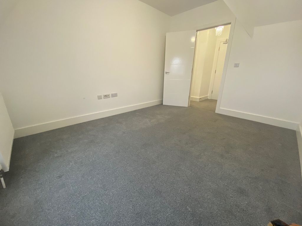 Property photo 3 of 6 2