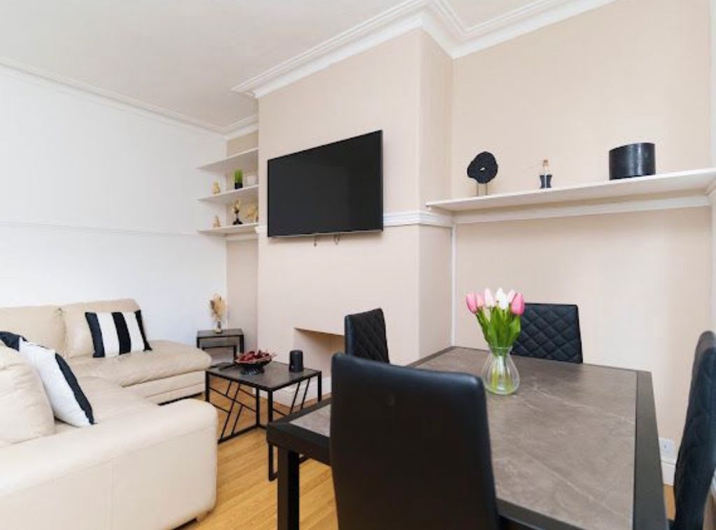 Property photo 2 of 9 Image