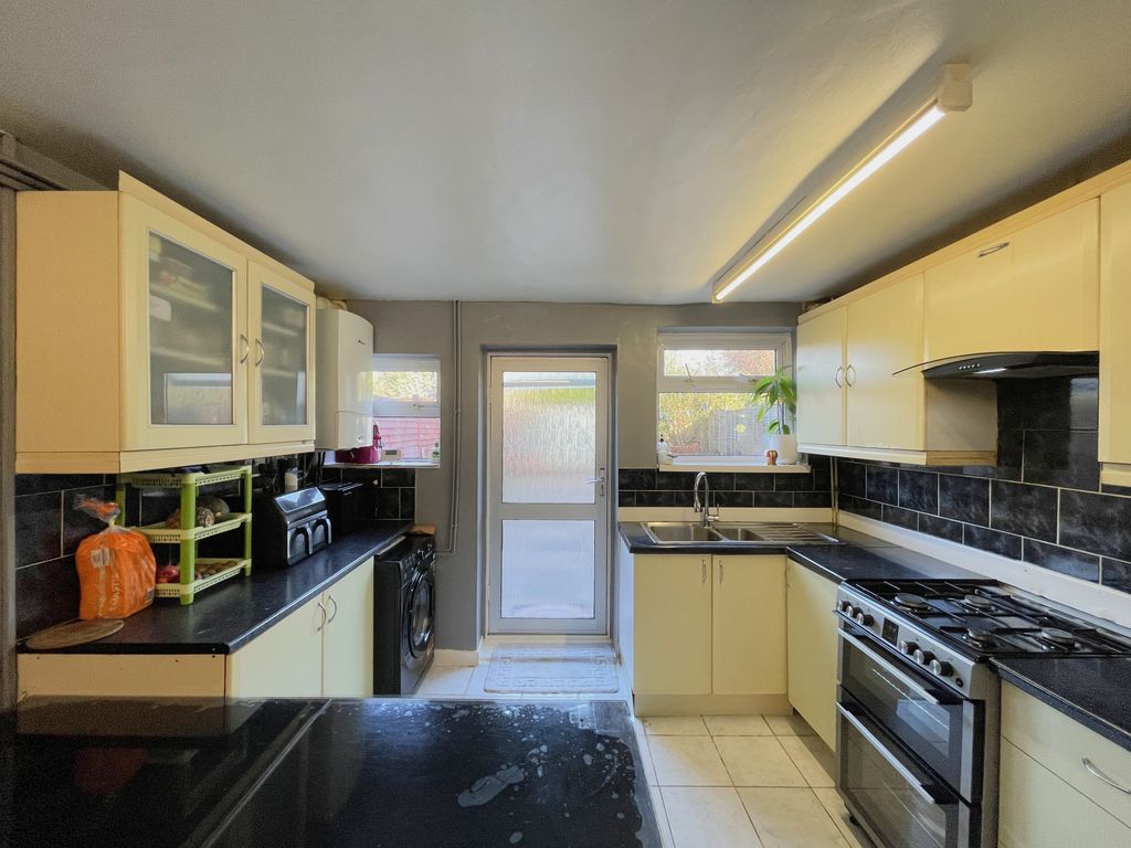 Property photo 3 of 16 Kitchen / Diner 