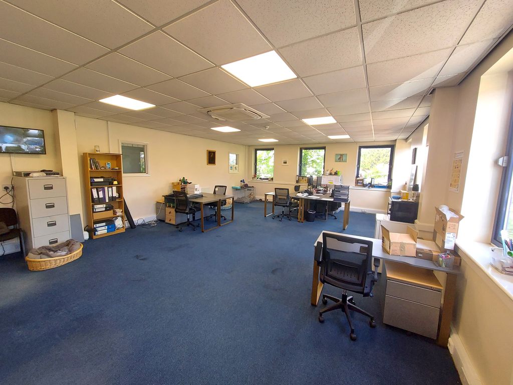 Property photo 2 of 9 Offices Space